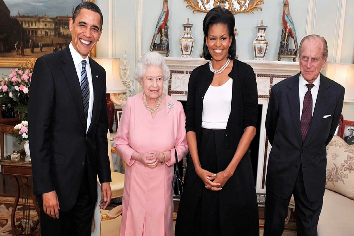 Very noisy ;டிரம்ப் தொடர்பில் ஒபாமாவிடம் ரகசியமாக விசாரித்த மகாராணி ! | Queen Secretly Inquired About Trump Obama Very noisy ;டிரம்ப் தொடர்பில் ஒபாமாவிடம் ரகசியமாக விசாரித்த மகாராணி ! | Queen Secretly Inquired About Trump Obama