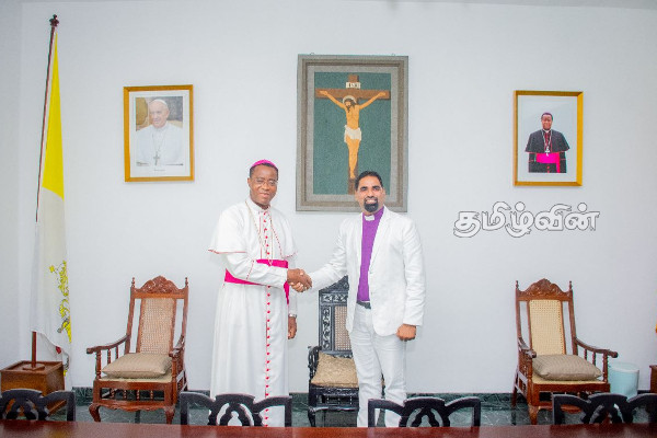 பாப்பரசரின் இலங்கைக்கான பிரதிநிதியுடன் அருட்கலாநிதி எஸ்.சந்துரு பெணாண்டோ கலந்துரையாடல் (Video) | Discussion With Pope S Representative To Sri Lanka