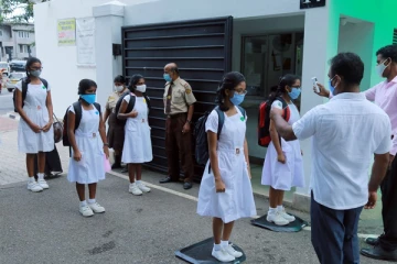 பாடசாலைகளை திறப்பது நோய்த் தொற்றை பரவச் செய்யும்: - நிபுணர்கள் எச்சரிக்கை