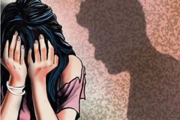 திருமண ஆசை காட்டி பள்ளி மாணவியை சீரழித்த இளைஞர்! பொலிஸ் வலைவீச்சு