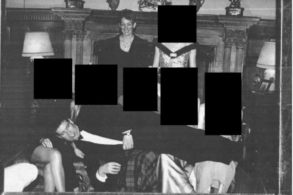 இளவரசர் ஆண்ட்ரூவின் குட்டு வெளிப்பட்டது: ஆதார புகைப்படங்கள் வெளியாகின | Ex Prince Andrew Photos In Epstein Files இளவரசர் ஆண்ட்ரூவின் குட்டு வெளிப்பட்டது: ஆதார புகைப்படங்கள் வெளியாகின | Ex Prince Andrew Photos In Epstein Files