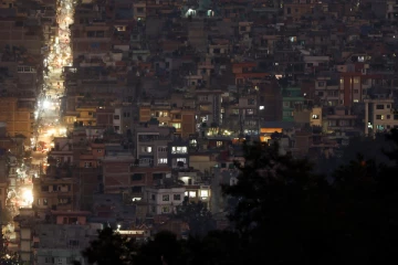 நேபாளத்தை உலுக்கிய நிலநடுக்கம்: 128 பேர் மரணம்