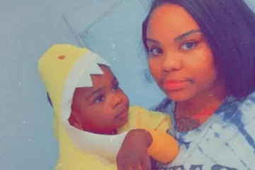 தாயை சுட்டு கொன்ற 3 வயது சிறுவன் - விளையாட்டு வினையான பரிதாபம்