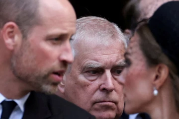 முன்னாள் இளவரசர் ஆண்ட்ரூ குறித்து விசாரணகைள் ஆரம்பம்