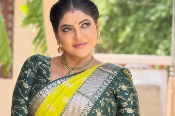 42 வயதில் ரசிகர்களை ஈர்க்கும் நடிகை ரேஷ்மா!! ரீசெண்ட் சேலை புகைப்படங்கள்...