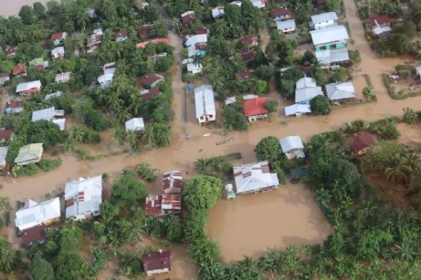 திருகோணமலையில் மீட்பு நடவடிக்கையில் முப்படையினர் - பதிவான பாதிப்பு நிலவரம் | Damage Reported In Trincomalee District Due Storm