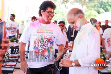 හෝලි එක්ක ඇමති වසන්ත සමරසිංග ෆුල් ෆන්.. (PHOTOS)