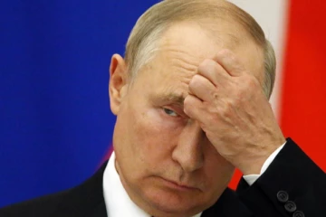 நிற்பதற்கே சிரமம்...உடல்நிலை மோசமான ரஷ்ய அதிபர் புடின் - வைரலாகும் வீடியோ!