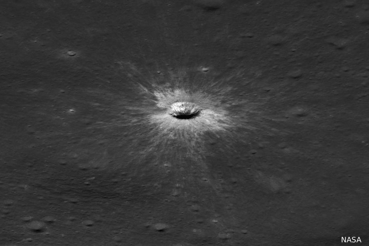 நிலவில் 728 அடி அகலத்தில் கண்டுபிடிக்கப்பட்டுள்ள புதிய பள்ளம் | Nasa Discovered 728 Foot Crater In Moon நிலவில் 728 அடி அகலத்தில் கண்டுபிடிக்கப்பட்டுள்ள புதிய பள்ளம் | Nasa Discovered 728 Foot Crater In Moon