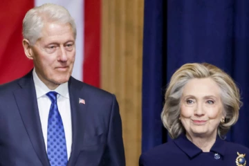 ஹிலாரி கிளிண்டன் 6 மணி நேர விசாரணை ; எப்ஸ்டீன் தொடர்பில் அவசர வெளிப்பாடு