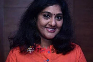 விவாகரத்தில் முடிந்த முதல் திருமணம், இறந்த 2வது கணவர்.. பூவே உனக்காக பட நடிகையின் சோக வாழ்க்கை