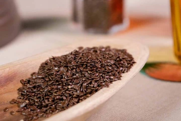 உடல் எடையை குறைக்கும் ஆளி விதைகள்: எப்படி சாப்பிடணும்?