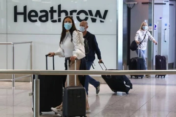 இங்கிலாந்தின் பயண விதிகளில் மாற்றம்! - கனடா, டென்மார்க்கில் இருந்து வரும் பயணிகளுக்கான அறிவிப்பு