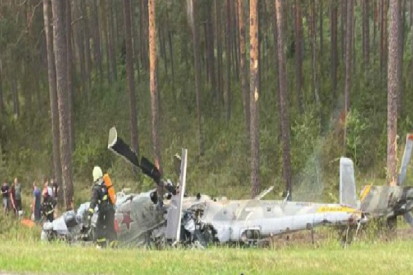 வீழ்ந்து நொருங்கியது ரஷ்யாவின் தாக்குதல் ஹெலிகொப்டர் | Russian Mi 24 Helicopter Crashes In Belarus