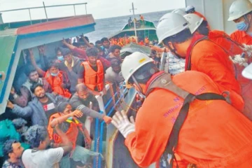 நடுக்கடலில் கைவிடப்பட்ட இலங்கையர்கள் தொடர்பில் எடுக்கப்பட்டுள்ள நடவடிக்கை