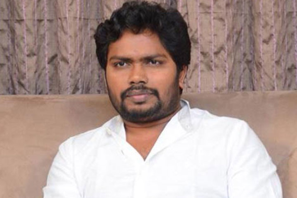 கோட் சூட் அணிந்து மாஸா வலம் வந்த பா.ரஞ்சித் - வைரலாகும் புகைப்படம் - தமிழ்நாடு