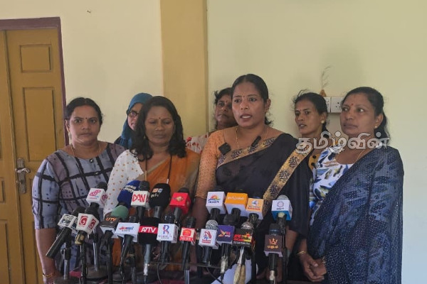 பெண்களுக்கு எதிரான முகநூல் செய்திகளுக்கு சட்ட நடவடிக்கை எடுக்குமாறு கோரிக்கை | Facebook Messages Against Women பெண்களுக்கு எதிரான முகநூல் செய்திகளுக்கு சட்ட நடவடிக்கை எடுக்குமாறு கோரிக்கை | Facebook Messages Against Women