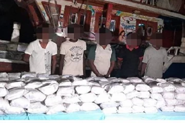 இன்று அதிகாலை இலங்கை கடற்படையிடம்  சிக்கிய பெருமளவு ஆபத்தான பொருள்!