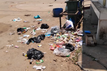 கிளிநொச்சி பகுதியில் கழிவகற்றல் இல்லாமல் சிரமத்திற்குள்ளாகும் பொதுமக்கள்