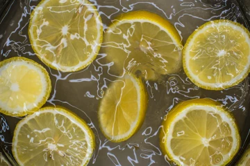 தினமும் இந்த நேரத்தில் எலுமிச்சை வேக வைத்த நீரை குடிச்சு பாருங்க!