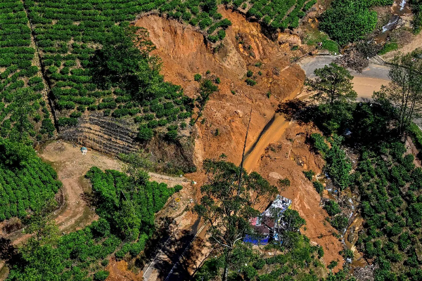 அதி அபாய வலயங்களில் அமைந்துள்ள 5,000க்கும் அதிகமான வீடுகள் : வெளியான தகவல் | More Than 5 000 Homes Located In High Risk Zones