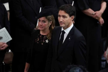 மகாராணியின் இறுதிக் கிரியைகளில் பங்கேற்ற கனேடிய பிரதமருக்கு ஏற்பட்டுள்ள நெருக்கடி