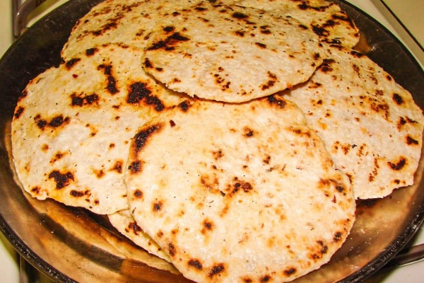 இலங்கையர்கள் விரும்பி உண்ணும் மொறு மொறு ரொட்டி? பத்தே நிமிடத்தில் செய்யலாம்....! | Maavu Rotti Rice Flour