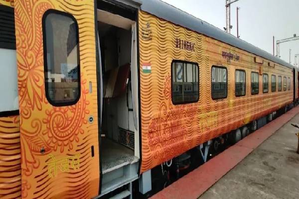 இந்திய ரயில்வேயின் ராஜா: இதற்காக மற்ற அனைத்து ரயில்களும் விலகிச் செல்லணுமா! | Which Train Is The King Of Indian Railway