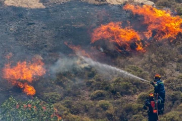 கிரீஸின் பல பகுதிகளில் காட்டுத்தீ