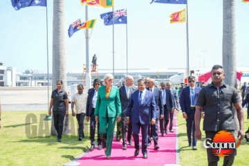 තෙදින සංචාරකට තවත් ලොක්කෙක් ලංකාවට [PHOTOS]