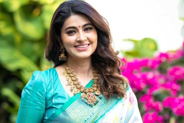 42 வயதிலும் குறையாத இளமை!! நடிகை சினேகாவின் லேட்டஸ்ட் க்யூட் புகைப்படங்கள்.. | Goat Actress Sneha Latest Saree Cute Photos Post 42 வயதிலும் குறையாத இளமை!! நடிகை சினேகாவின் லேட்டஸ்ட் க்யூட் புகைப்படங்கள்.. | Goat Actress Sneha Latest Saree Cute Photos Post