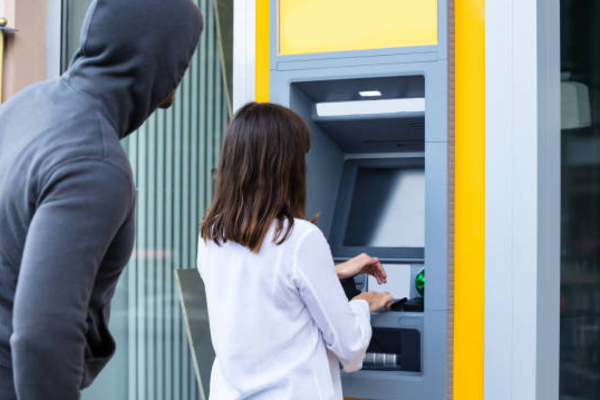 பல இடங்களில் வங்கி அட்டை மோசடி ; பொதுமக்களிடன் உதவி கோரும் பொலிஸார் | Atm Bank Card Fraud In Several Places Srilanka பல இடங்களில் வங்கி அட்டை மோசடி ; பொதுமக்களிடன் உதவி கோரும் பொலிஸார் | Atm Bank Card Fraud In Several Places Srilanka