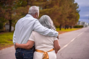 35 வருஷமா காத்திருந்த 60 வயது பெண்மணி - கரம்பிடிக்கும் 56 வயது காதலர்