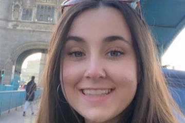 பிரித்தானிய ஒன்லைன் காதலனால் கொல்லப்பட்ட கனேடிய இளம்பெண்ணின் தாய் கதறல்