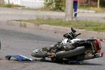 திருகோணமலையில் மோட்டார்சைக்கிளுடன் மோதிய முச்சக்கரவண்டி: ஒருவர் வைத்தியசாலையில்