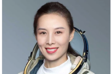 முதல்முறையாக விண்வெளியில் நடந்து சென்று சீன வீராங்கனை சாதனை