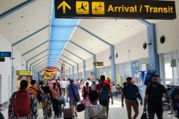 இலங்கையை விட்டு வெளியேறுவோரின் எண்ணிக்கை இலட்சக்கணக்கில் அதிகரிப்பு - செய்திகளின் தொகுப்பு