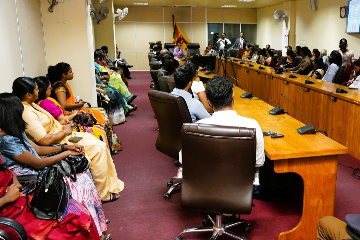 பல ஊழியர்களை வீட்டுக்கு அனுப்ப தயாராகும் அநுர - அதிர்ச்சியில் அரச ஊழியர்கள் | President Planning To Close 34 Government Sectors பல ஊழியர்களை வீட்டுக்கு அனுப்ப தயாராகும் அநுர - அதிர்ச்சியில் அரச ஊழியர்கள் | President Planning To Close 34 Government Sectors