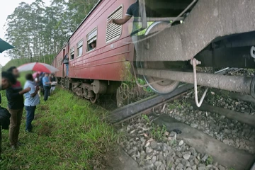மலையக தொடருந்து சேவைகள் பாதிப்பு