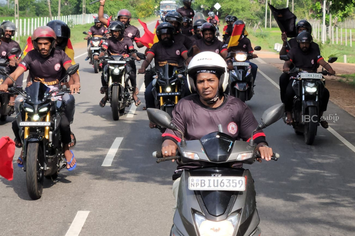 யாழ்ப்பாணத்திலிருந்து முள்ளிவாய்க்கால் சென்ற யாழ்.பல்கலை மாணவர்கள் | Jaffna University Students Going To Mullivaikkal