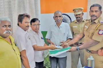 முதியவர் தவறவிட்ட பெருந்தொகை.., நேர்மையுடன் பொலிஸாரிடம் ஒப்படைத்த இளைஞர்