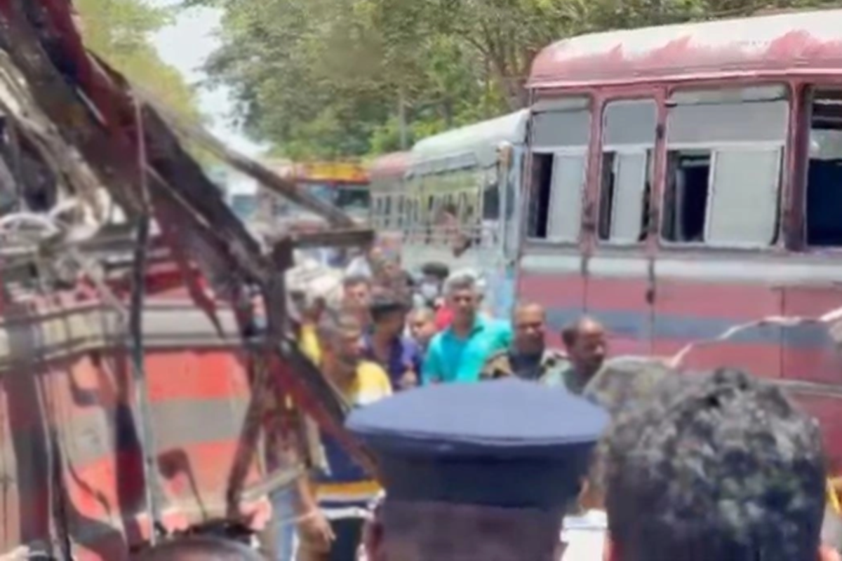 இரு அரச பேருந்துகள் மோதியதில் கோர விபத்து - நால்வர் பலி.. 40 பேர் படுகாயம் என தகவல் | Sltb Bus Accident Ambalantota Kataragama Main Road