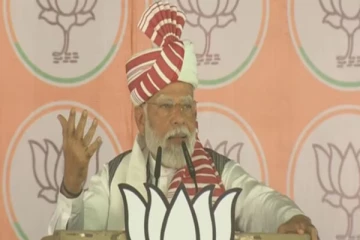 என்கிட்ட ஒரு சைக்கிள் கூட இல்லை - தேர்தல் பிரச்சாரத்தில் நெகிழ்ந்த பிரதமர் மோடி !!