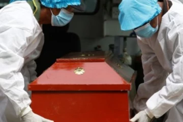 දිනෙන් දින යළි හිස ඔසවන කොරෝනා..