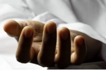 පෙම් සම්බන්ධතාවයක් නිසා පුද්ගලයෙක් සිරුරට ගිනි තබා ගනී.