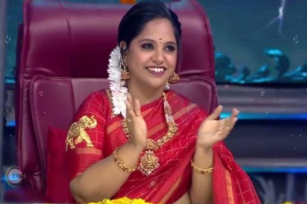 சரிகமப அப்டேட்: பஸ் கண்டக்டராக மாறிய அர்ச்சனா.. யாரெல்லாம் உள்ளே இருக்காங்க தெரியுமா? | Saregamapa Seniors 5 Town Bus Round Sat Sun Update