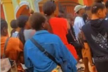 மாணவிகள் உள்ளாடை அணிந்துள்ளார்களா: சோதனையிடும் கல்லூரி நிவர்க்கத்தின் பகீர் செயல்பாடு