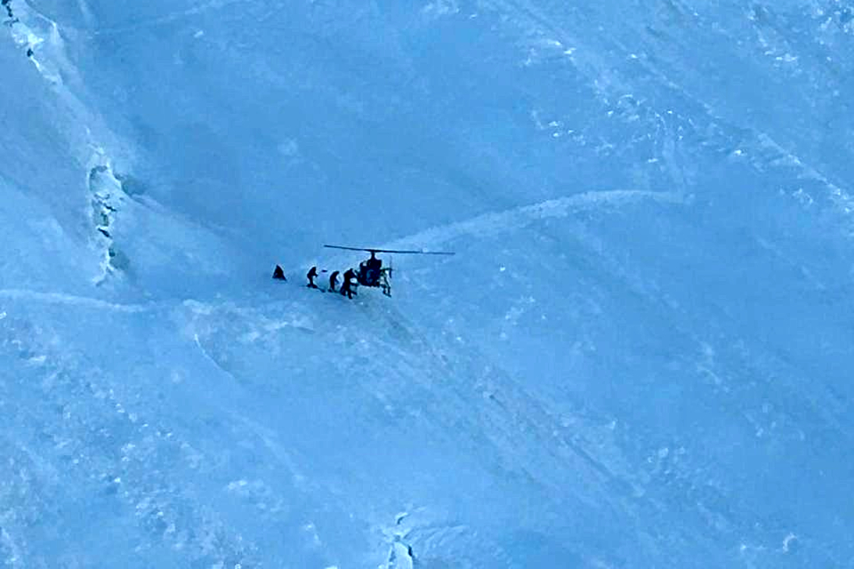 Army-Cheetal-Rescues-Injured-Mountaineer-Ladakh Army-Cheetal-Rescues-Injured-Mountaineer-Ladakh