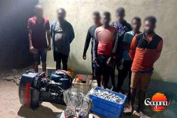 නීතිවිරෝධීව ධීවර කටයුතු කල පිරිසක් නාවික හමුදා දැලේ