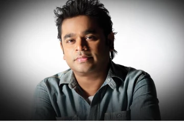 அழகான புகைப்படத்துடன் மனைவிக்கு திருமண வாழ்த்து கூறிய இசையமைப்பாளர் ஏ.ஆர். ரகுமான்- அழகு ஜோடி